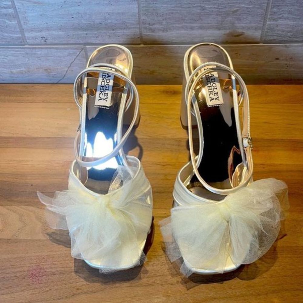 NEW BHLDN x Badgley Mischka Tess Block Heel with Pouf Tulle Bow Ivory US 8